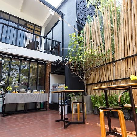 Z'S Hostel At Tha Phae Gate Chiang Mai Exterior photo