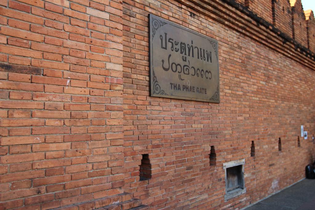 Z'S Hostel At Tha Phae Gate Chiang Mai Exterior photo